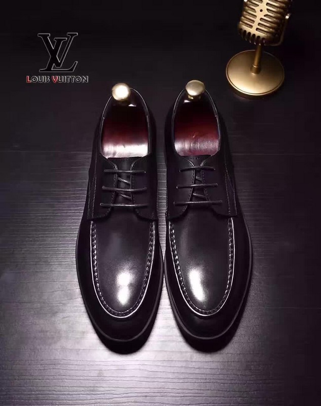 Louis Vuitton Outlet Designer Shoes M601890